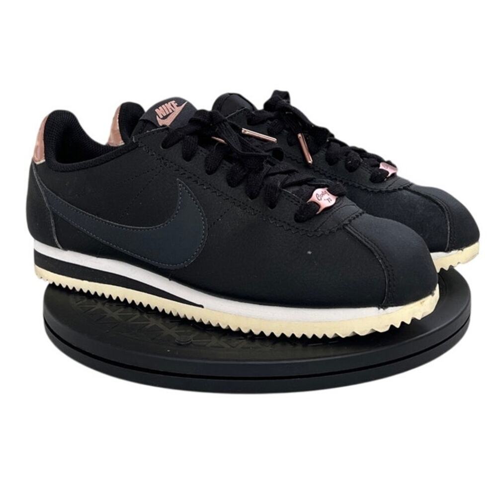 Womens Nike Cortez Suede Running Sports Athletic Sneaker Shoes SZ 7.5 Black - Picture 3 of 6